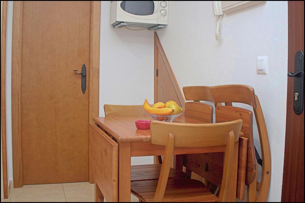 Apartamento Centro De Conil โกนิล เด ลาฟรอนเตรา ภายนอก รูปภาพ